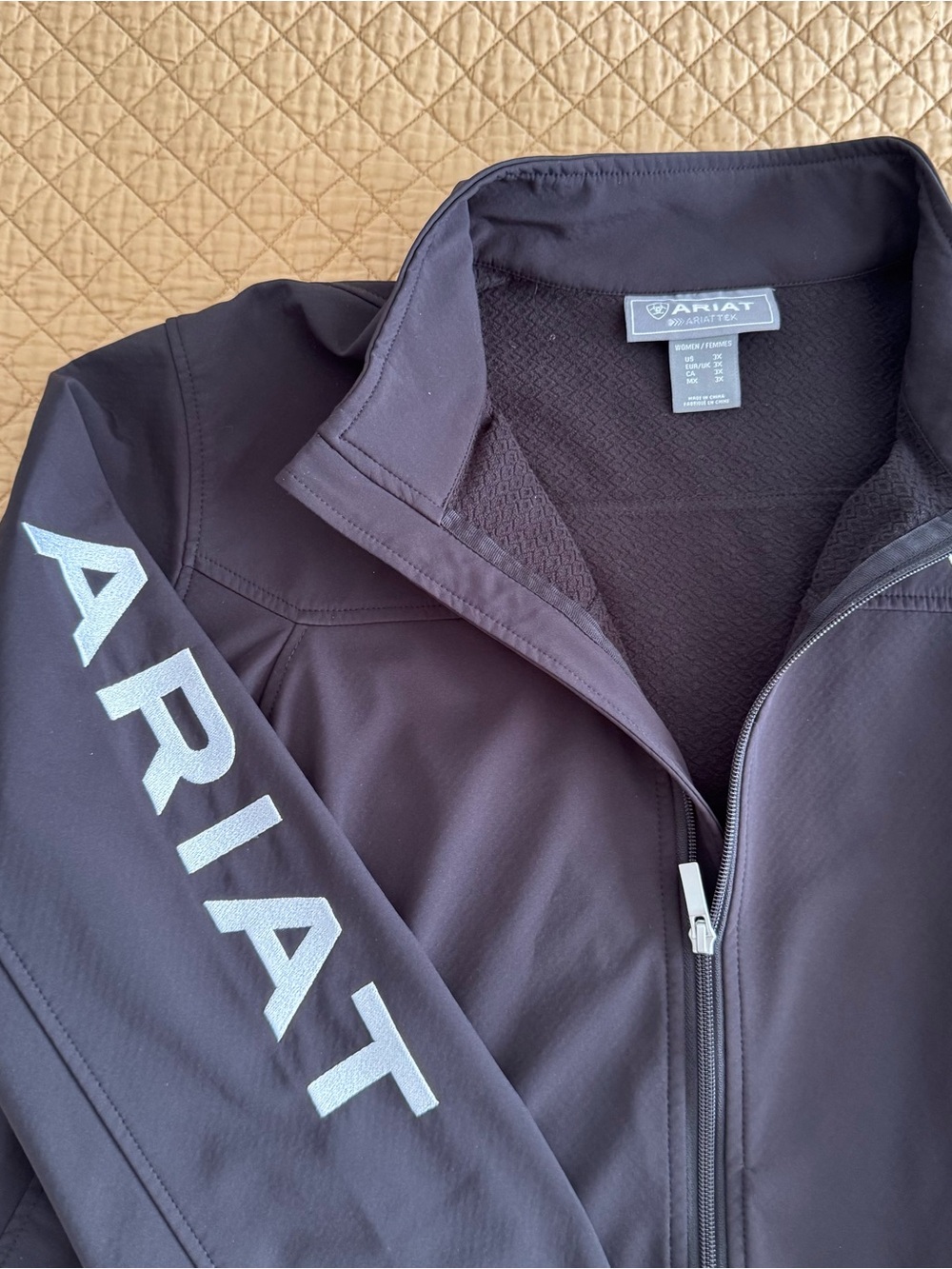 Ariat Women’s Black Lightweight Softshell Lined Jacket with Sleeve Logo